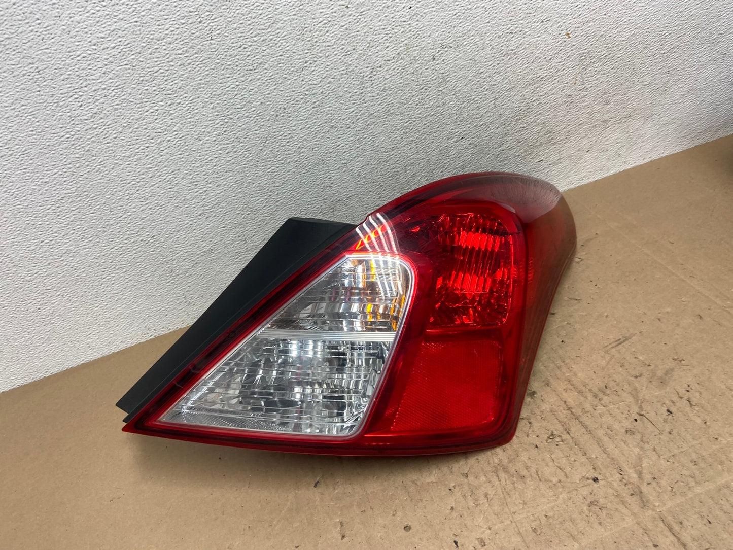 2012-2019 Nissan Versa Sedan Right Side Passenger Rh Tail Light AE6458 LK2