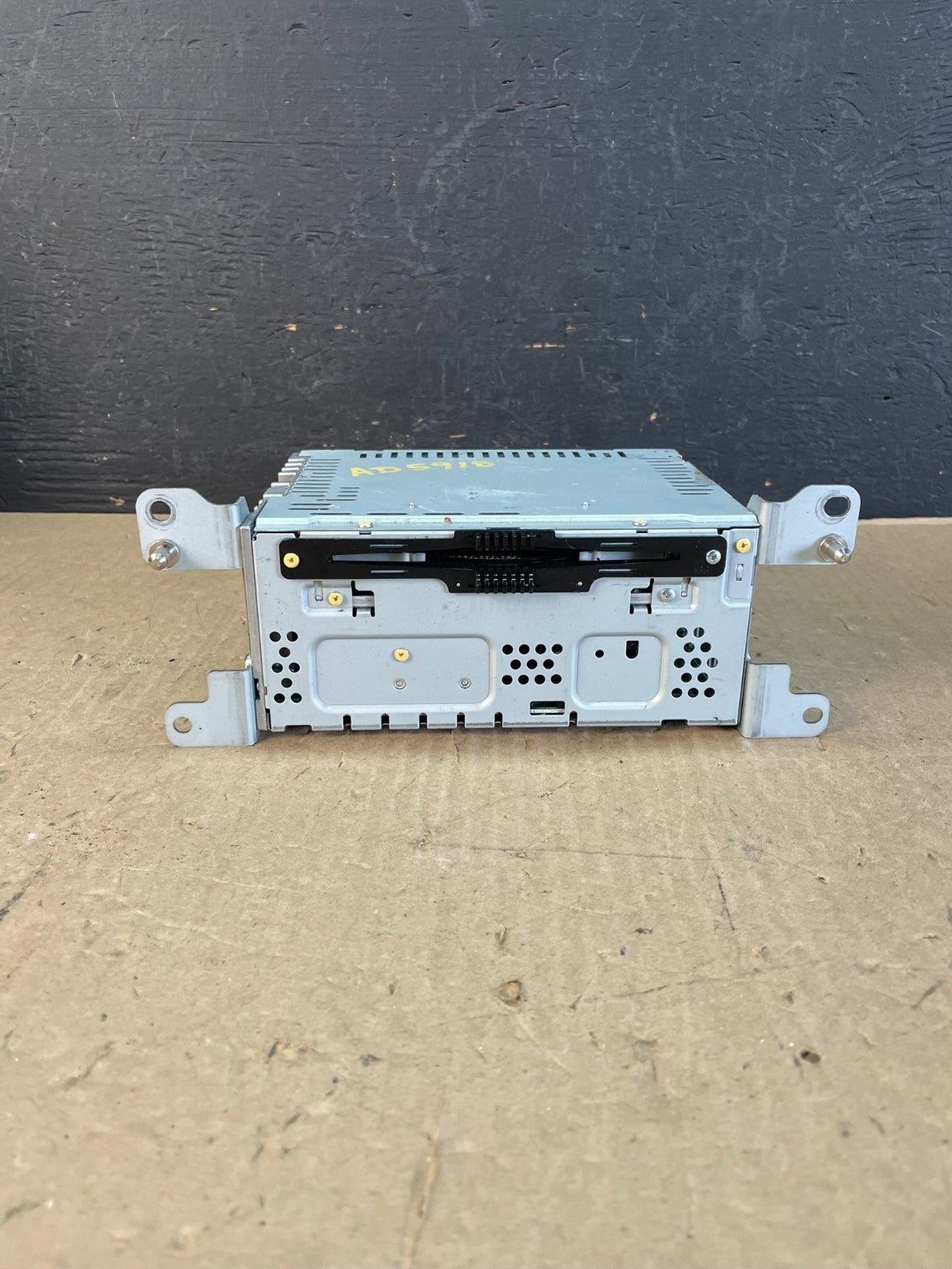 2013 to 2016 Ford Fusion Radio CD Player Reciver AD5918 DW0