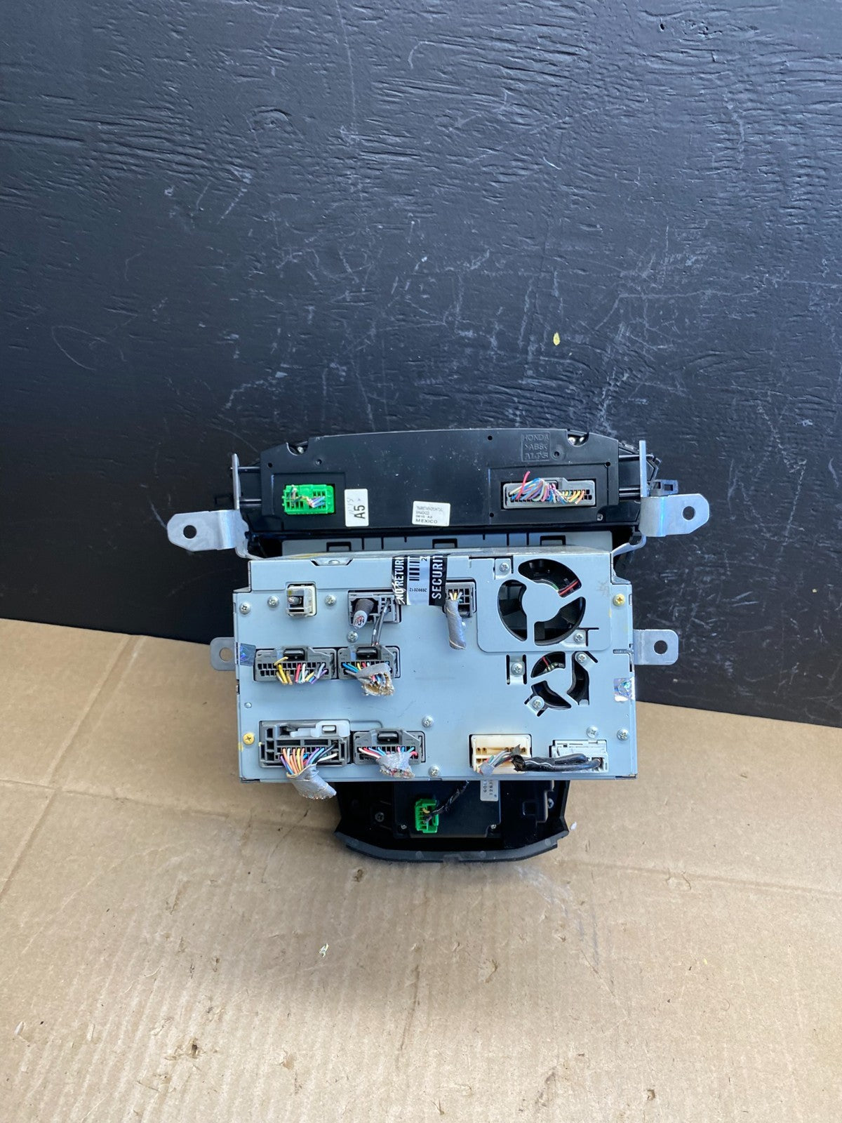 2010 to 2013 Acura Mdx Radio Stereo 6 CD Player Climate Control Pan OE AB9540 DG4