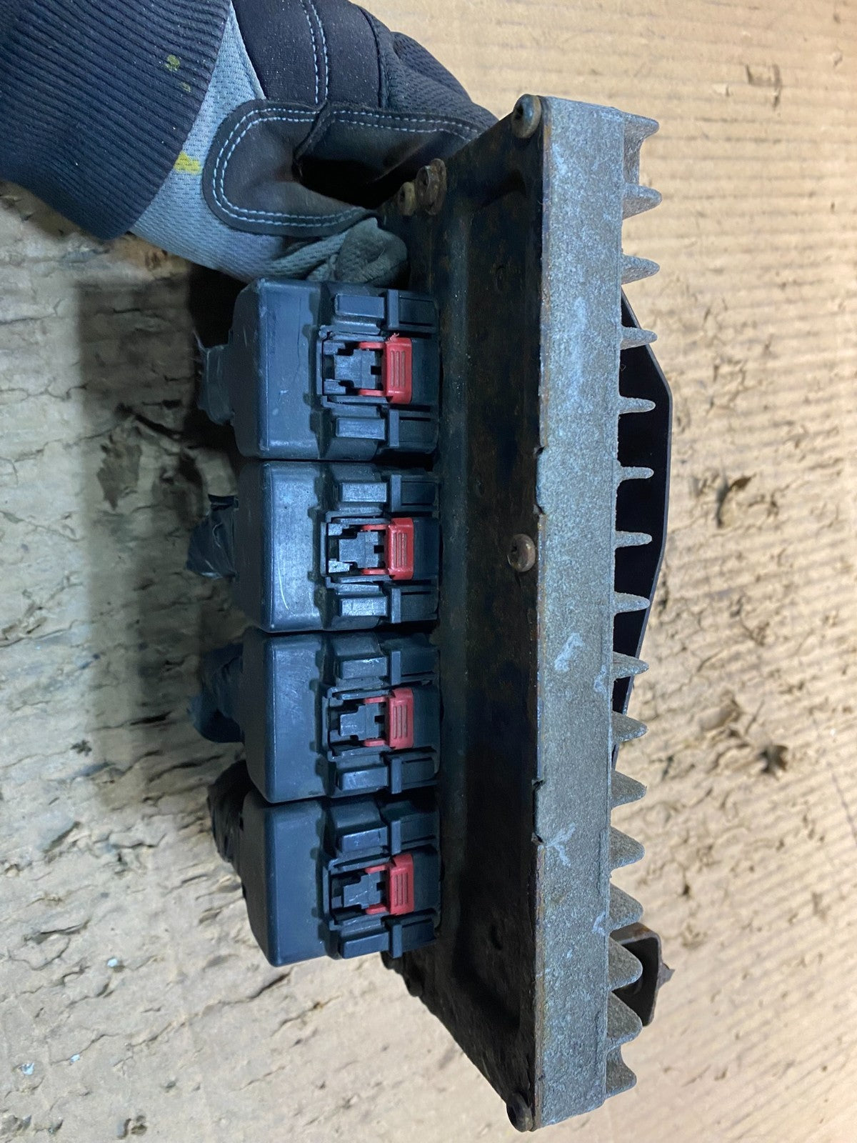 2005 Dodge Caravan Town & Country 3.3L Engine Computer P04748535AE Y1183 DG4