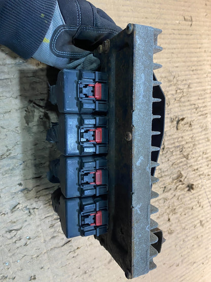2005 Dodge Caravan Town & Country 3.3L Engine Computer P04748535AE Y1183 DG4