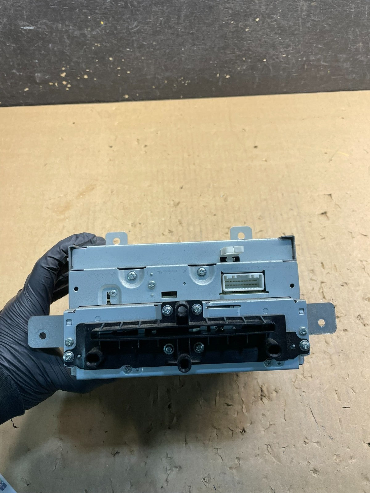 2008 to 2009 Subaru Tribeca CD Player Radio Receiver Control w4393 DG0