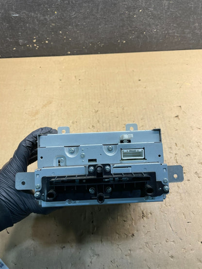 2008 to 2009 Subaru Tribeca CD Player Radio Receiver Control w4393 DG0