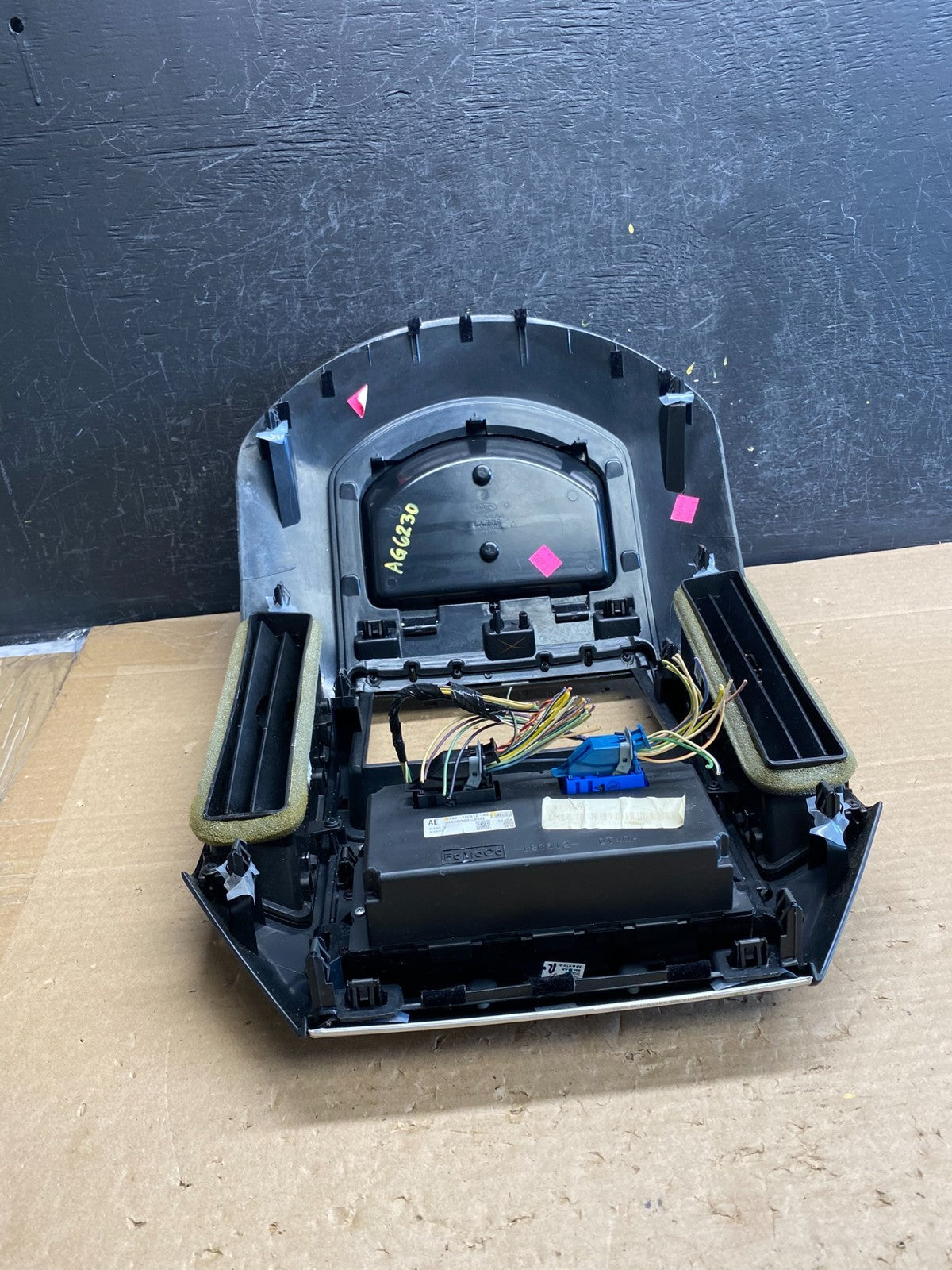 2007 - 2010 Ford Edge Heater Climate Control Radio Control Dash Bezel AG6230 DG5
