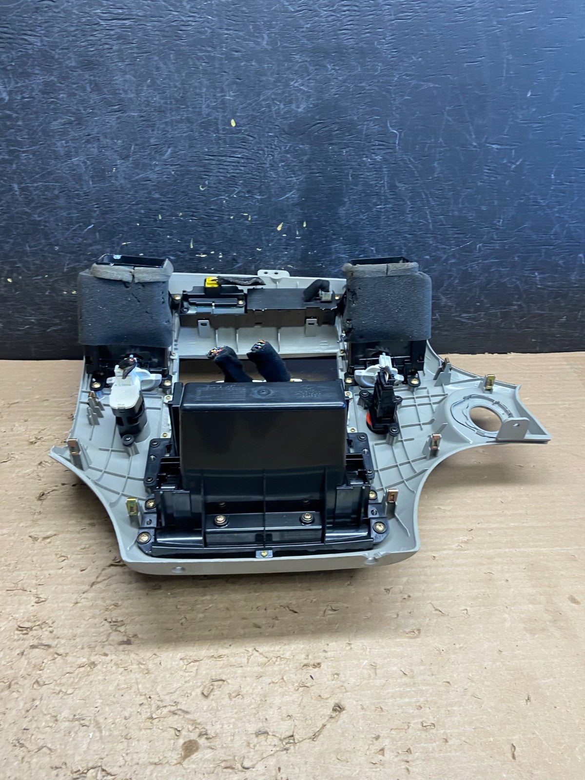 2006 to 2011 Hyundai Azera Radio Climate Control Trim Panel Bezel AG8780 DG8