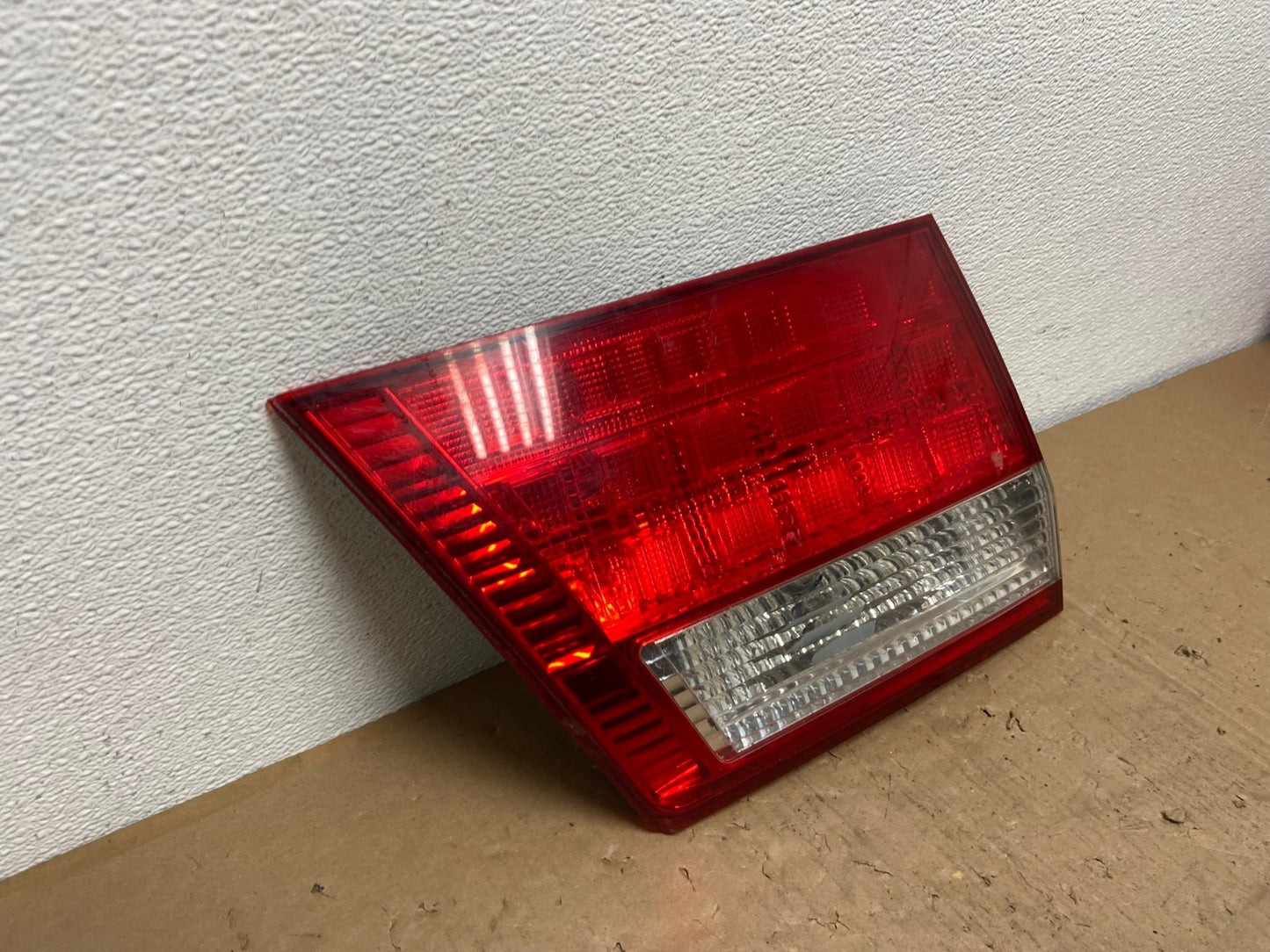 2005 2006 2007 Honda Odyssey Inner Left Driver Lh Tail Light  AB6715 LK2