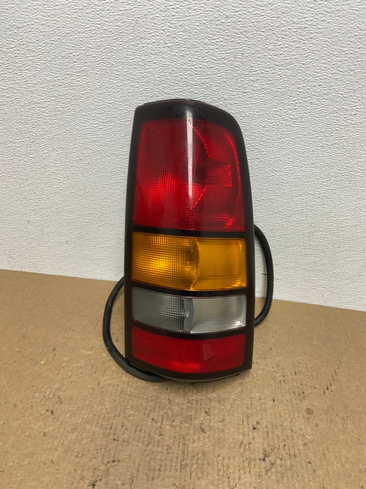 1999-2002 Chevrolet Silverado 1500 Sierra Right Passenger Tail light AC1623 LK0