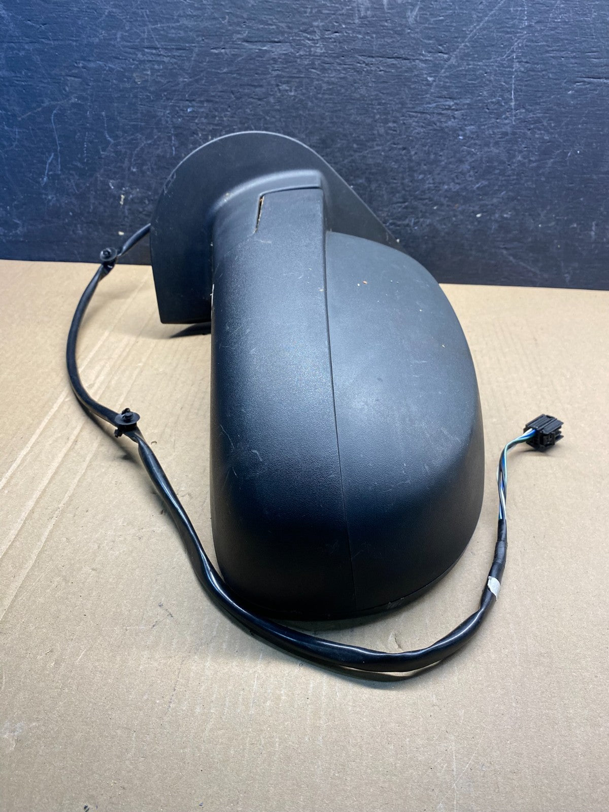2007 to 2013 Chevrolet Tahoe Silverado Suburban Left Driver Mirror AG3521 DW0