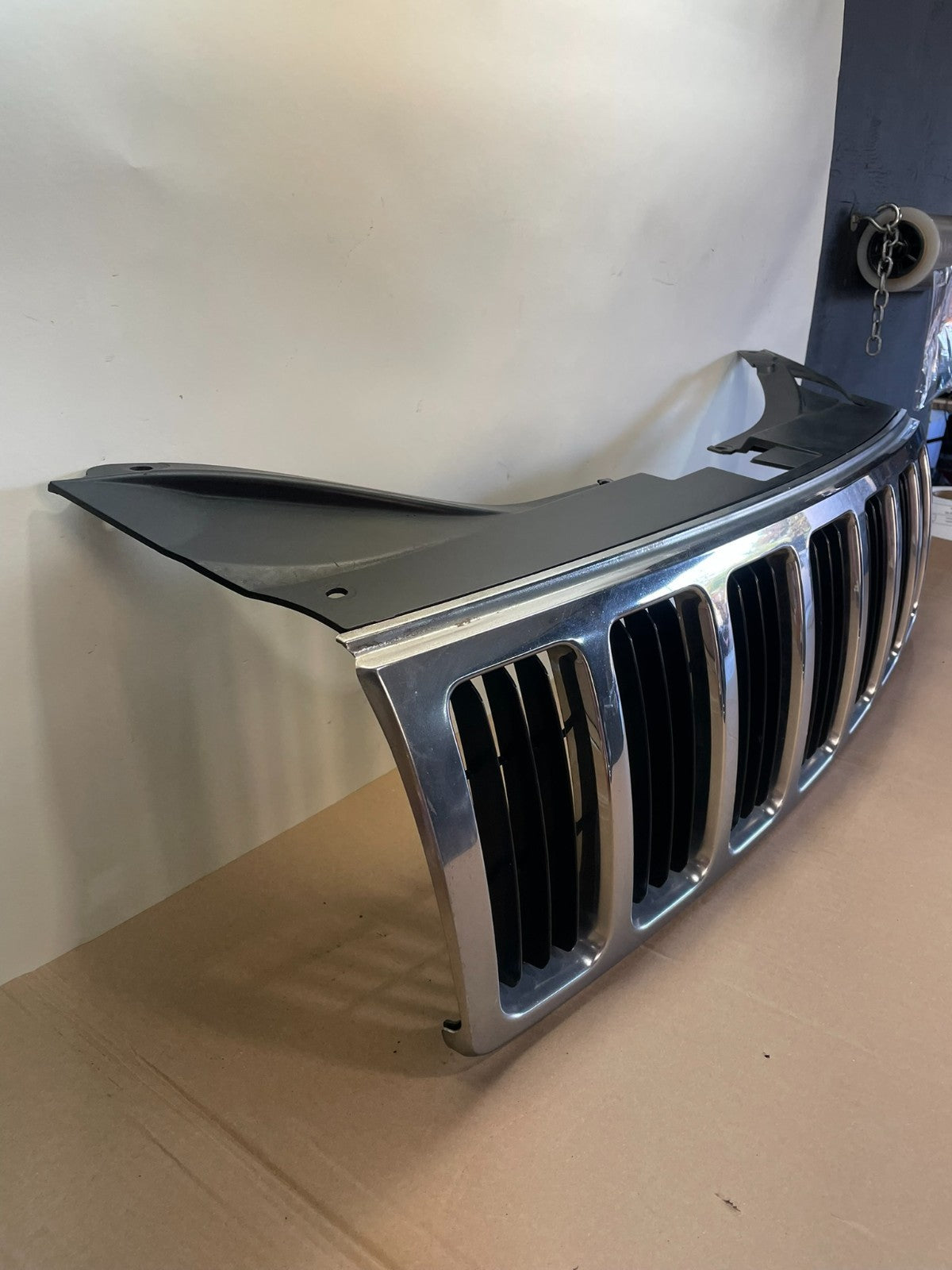 2005 2006 2007 Jeep Grand Cherokee Front Upper Grill Grille ai0634 DG2