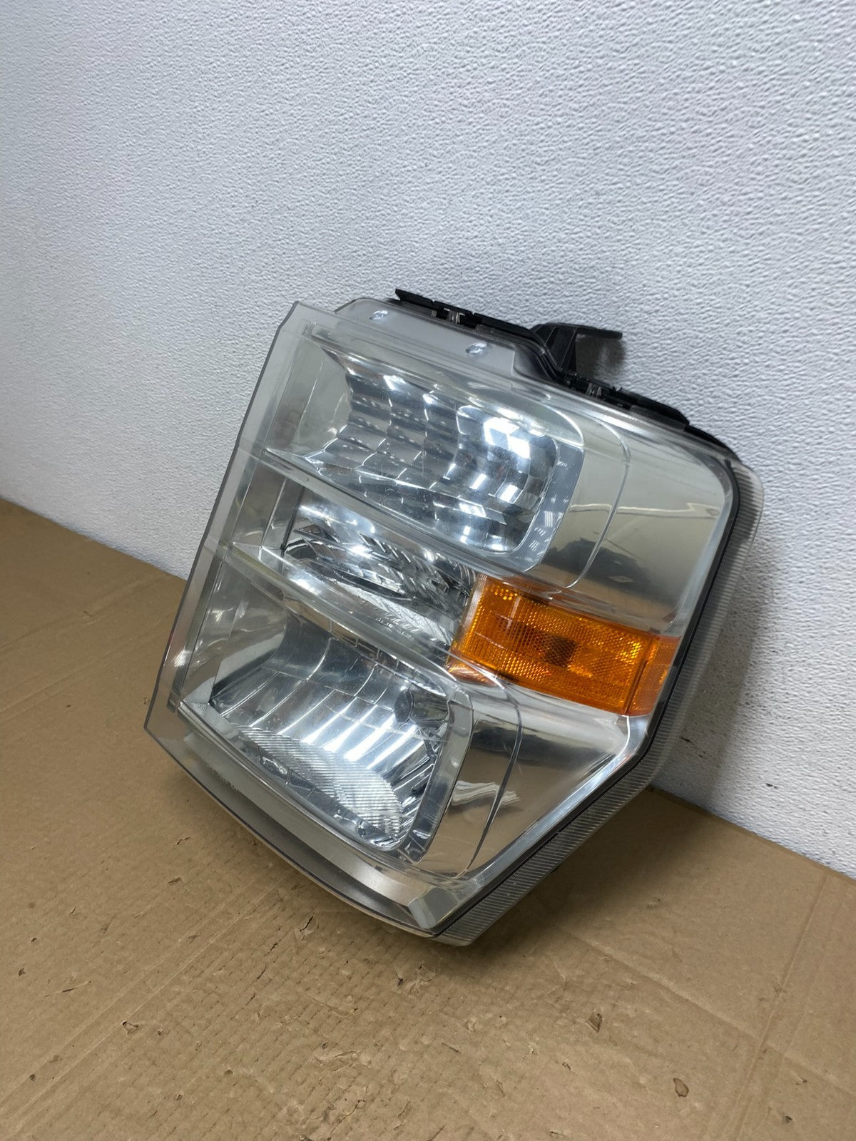 2008-2014 Ford Econoline E150 E250 E350 Left Driver LH Headlight OEM AC3835 DW1
