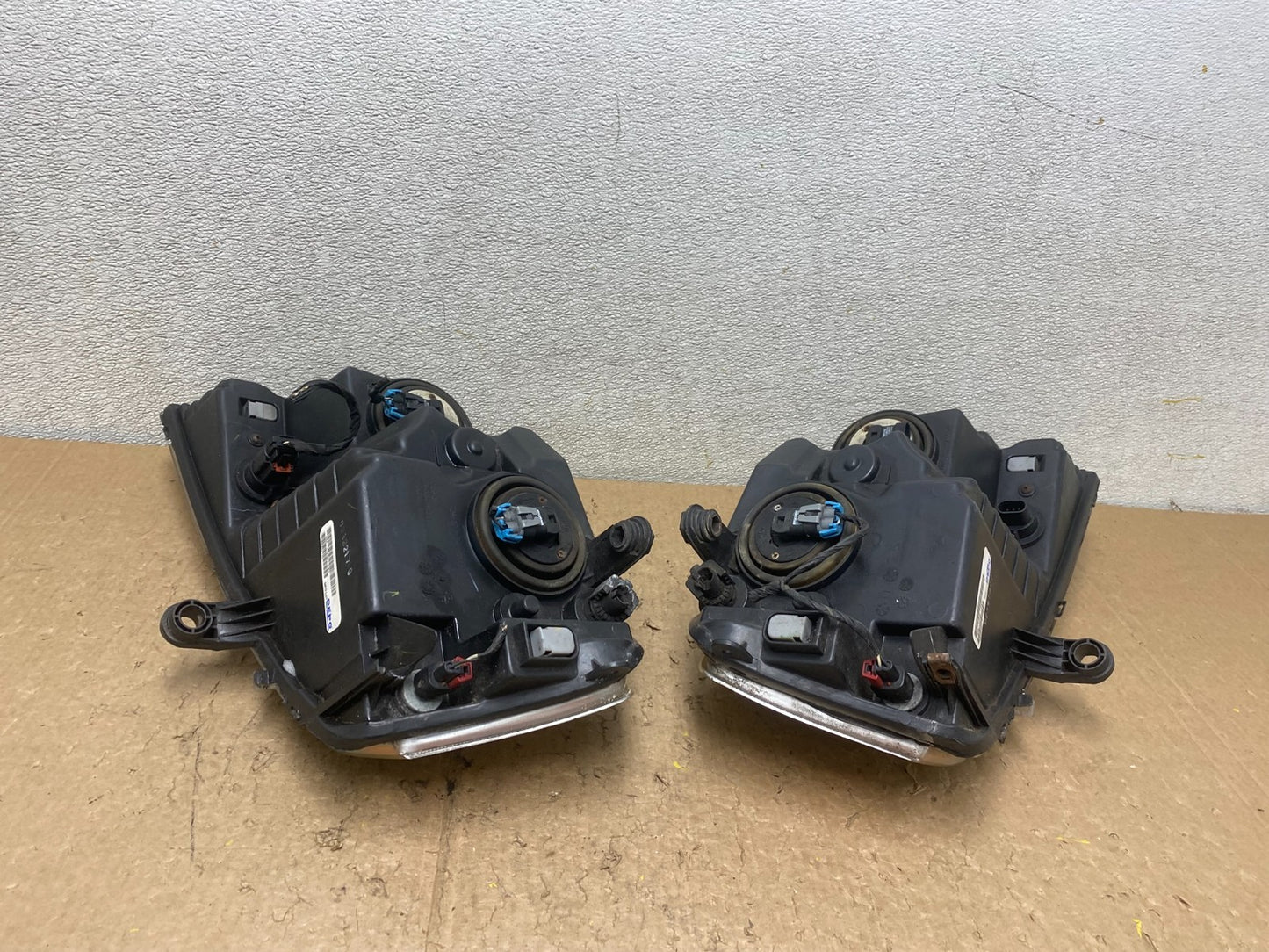 2008 to 2014 Dodge Avenger Left+Right Side Set Halogen Headlights V4413 DW8