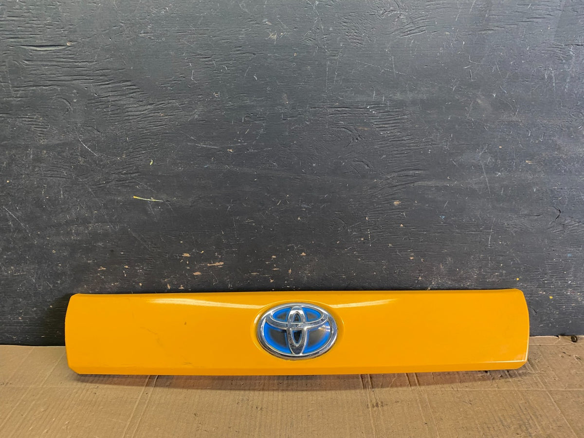 2012 2013 2014 Toyota Prius V Trunk Lid Liftgate Garnish Trim Panel T4016 DG0