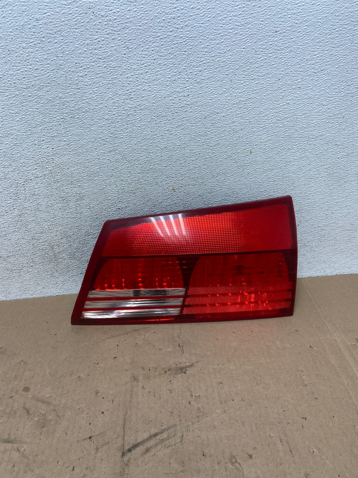 2004-2005 Toyota Sienna Right Passenger RH Side Inner Tail Light AG4776 LK0