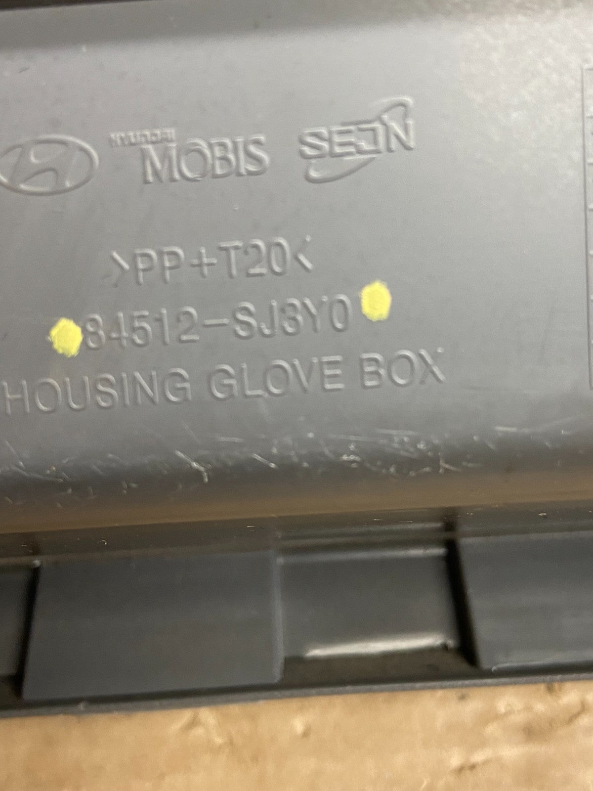 2011 to 2013 Hyundai Elantra Right Passenger Side Glove Box AG8501 DG5