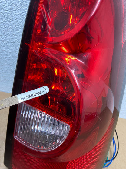 2003-2006 Chevrolet Silverado Left + Right Side Tail lights OEM AC3510 DW4