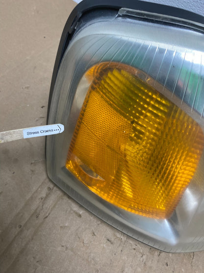 2002 to 2009 Gmc Envoy Right Passenger RH Side Headlight Halogen AB6917 DW3