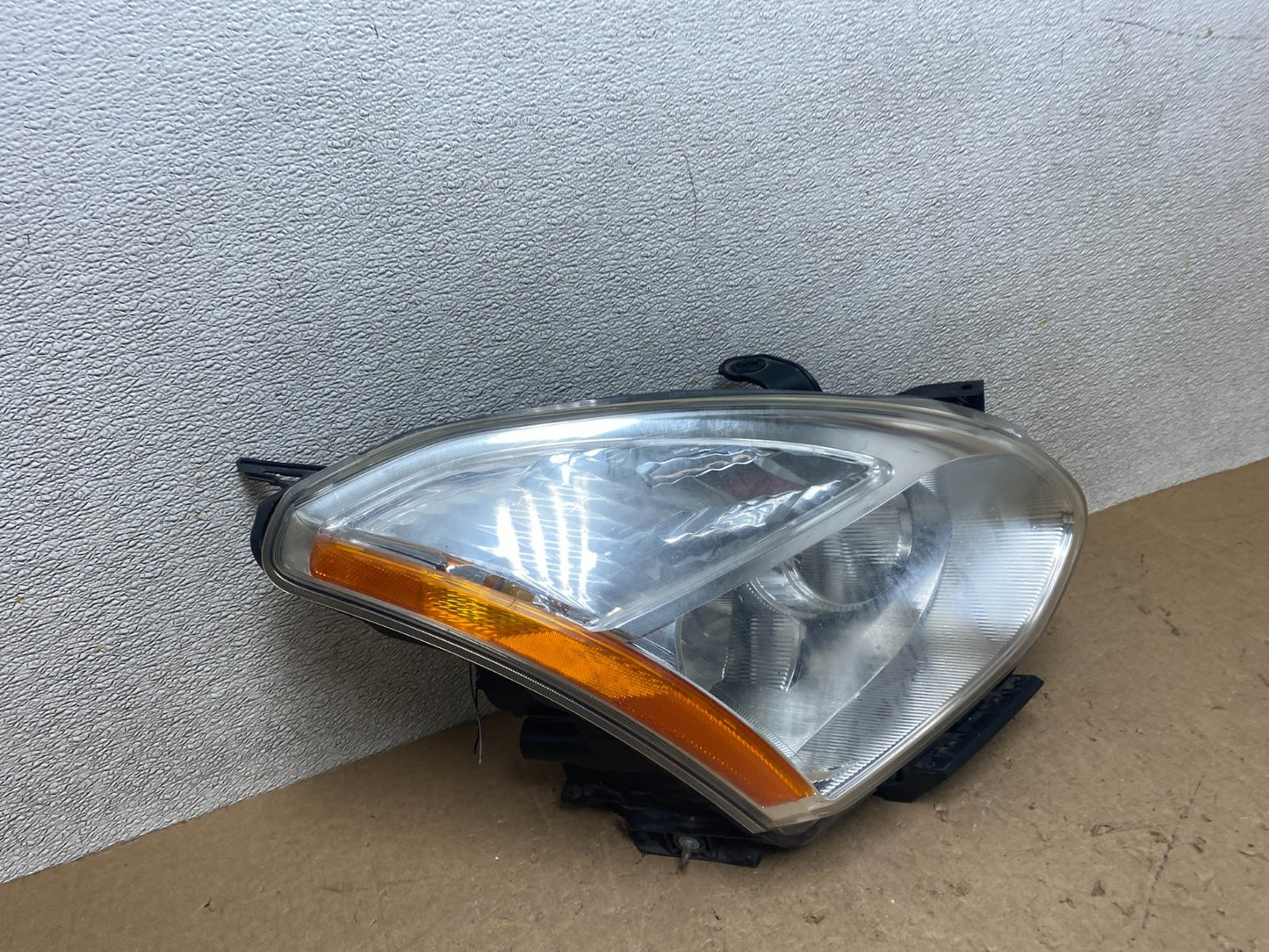 2009-2013 Nissan Rogue Right Passenger Xenon HID Headlight OEM W9073 DW2