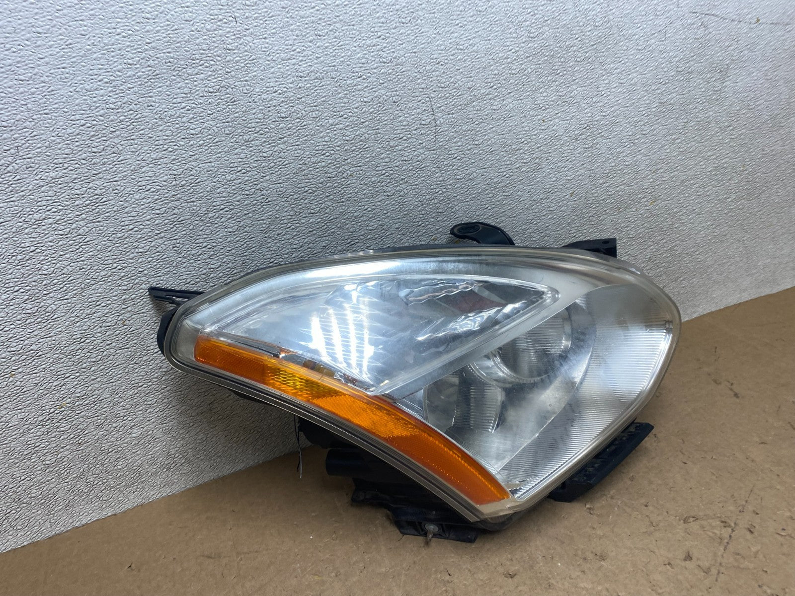 2009-2013 Nissan Rogue Right Passenger Xenon HID Headlight OEM W9073 DW2
