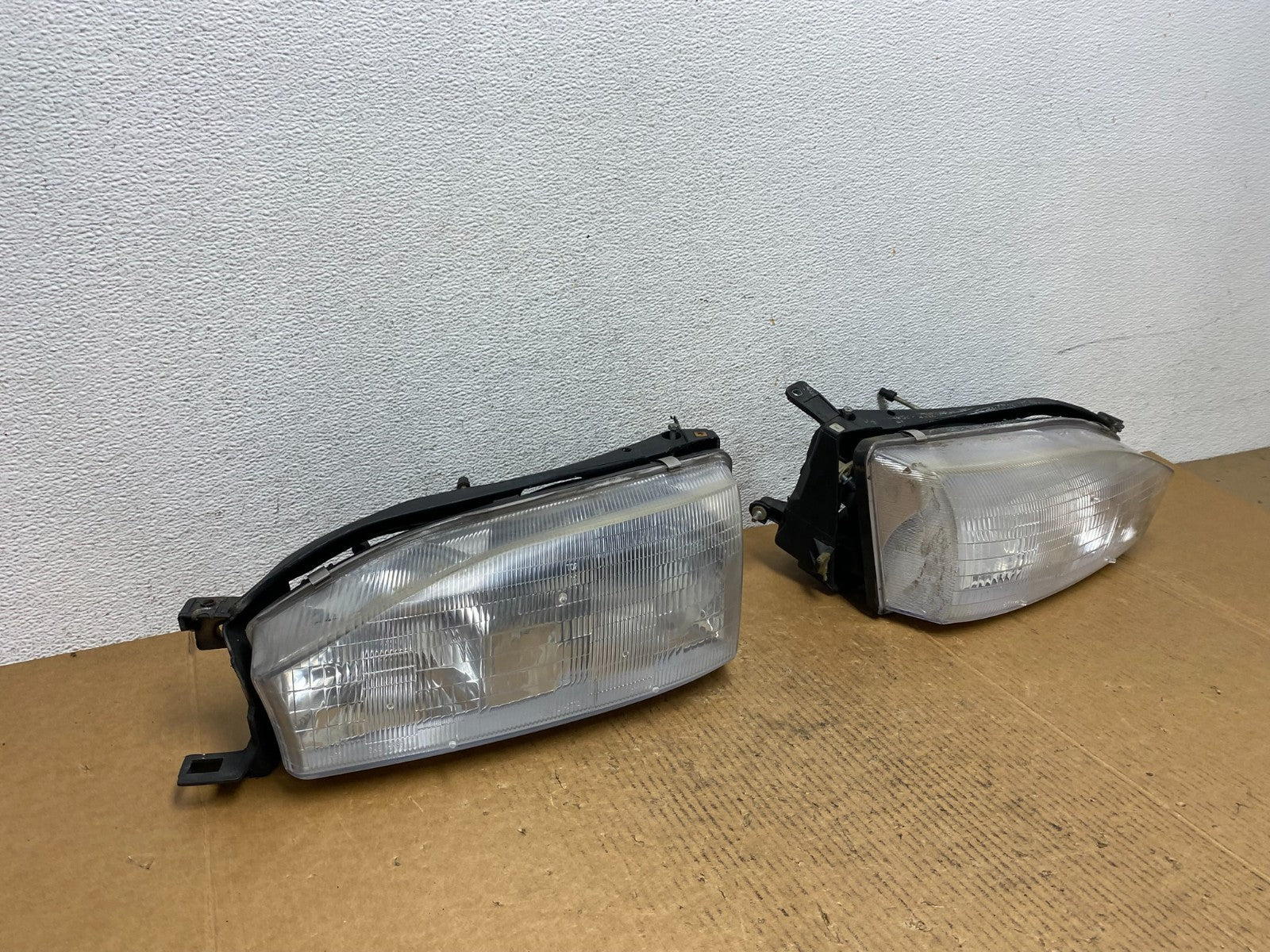 1992 1993 1994 Toyota Camry Left+Right Halogen Headlights TYC AE0308 DW2