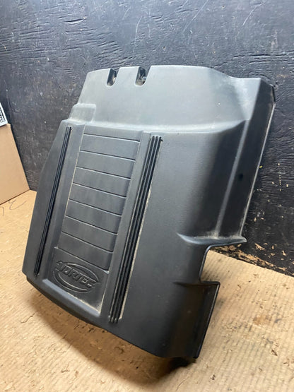 2008 to 2013 GMC Yukon Vortec Engine Cover Shield OEM  Y6677 DG2