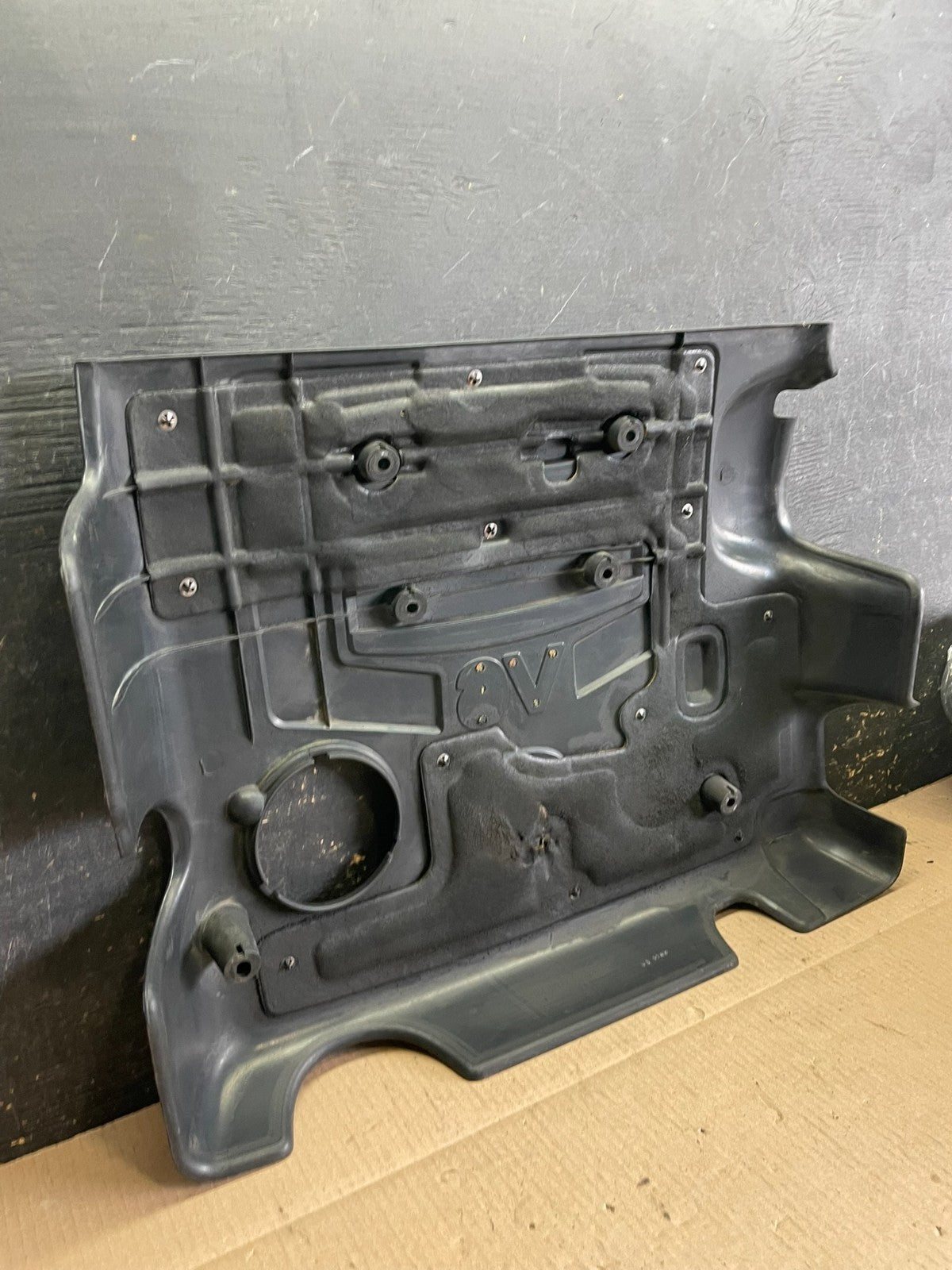 2003 to  2006 Kia Sorento 3.5L V6 Engine Motor Top Lid Cap Cover OEM Z8504 DG7