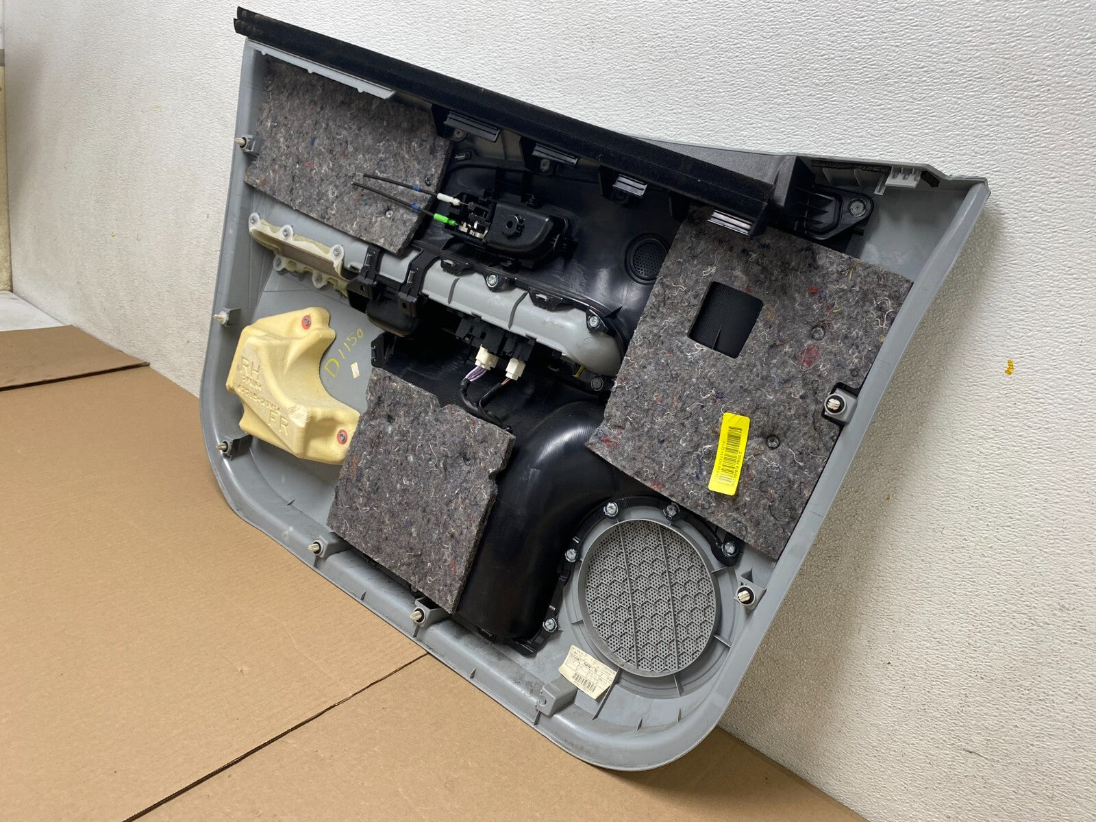 2012 2013 2014 Toyota Prius C Front Right Passenger Interior Door Panel D1150 DG7