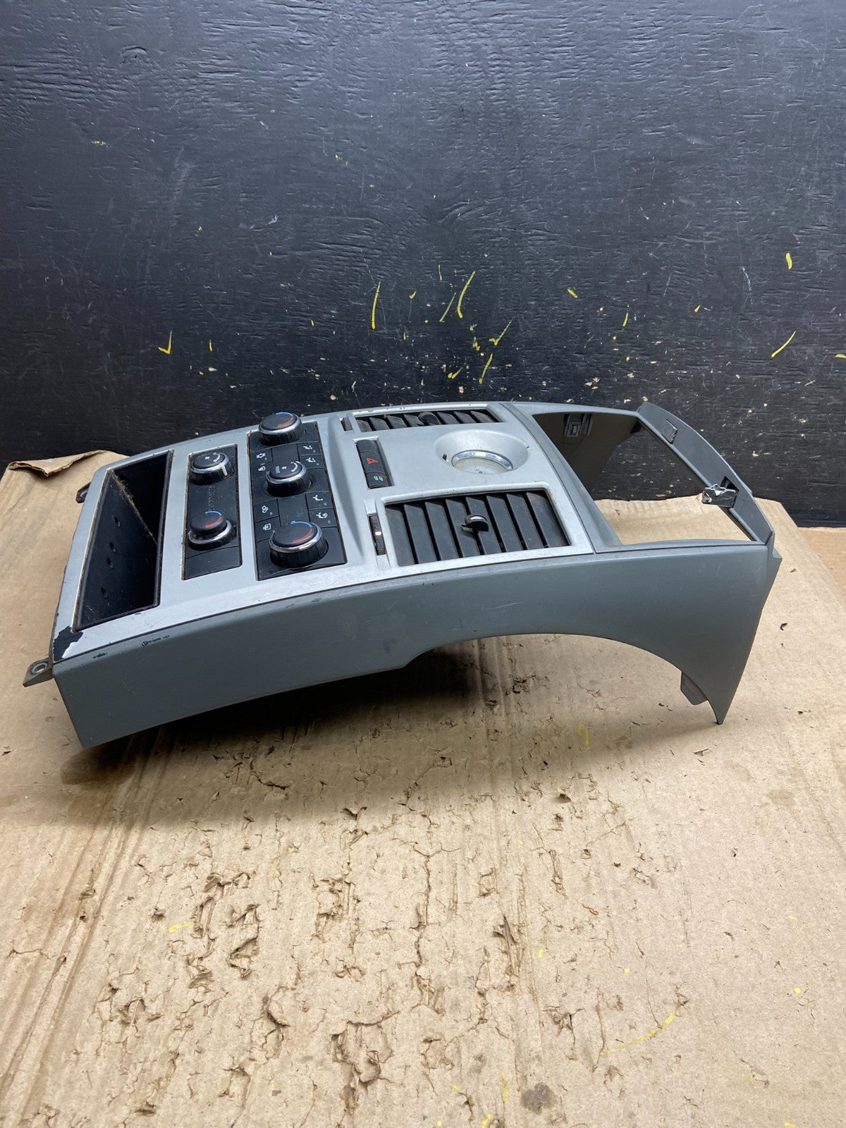 2008-2010 Chrysler Town Country Climate Control Panel Center Dash Trim X6389  DG4