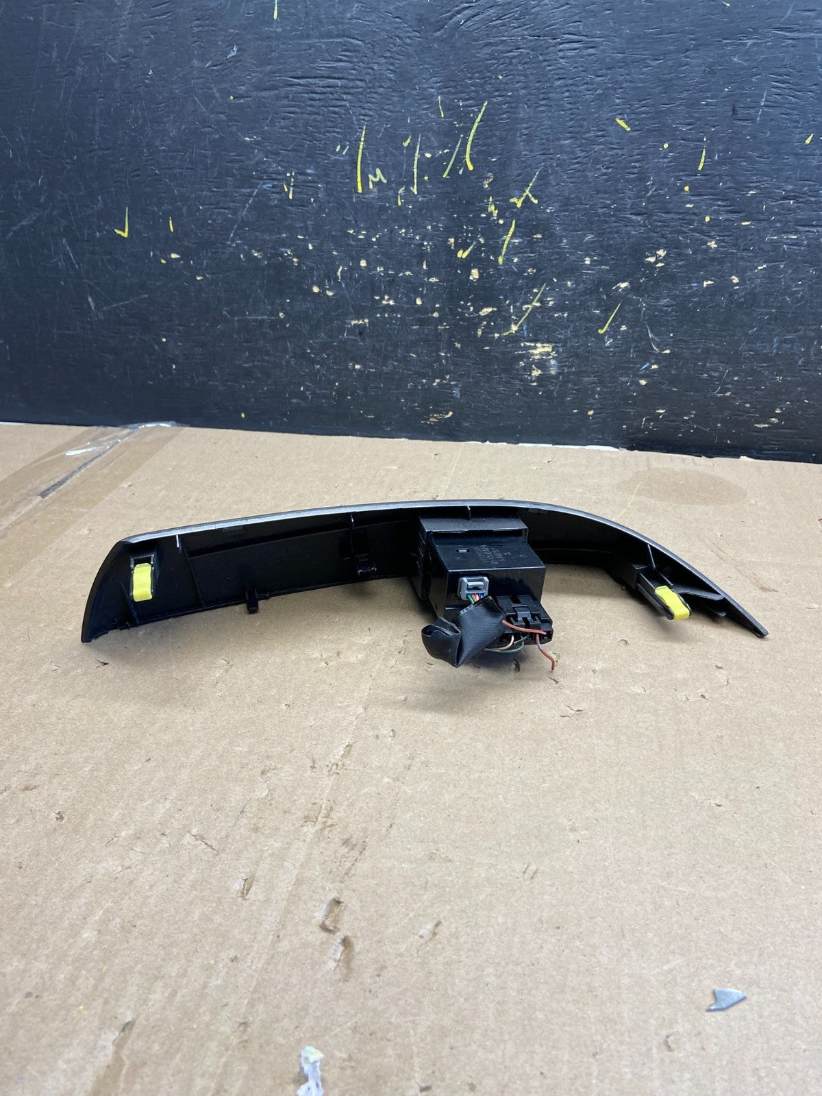 2004 to 2010 Toyota Sienna Right Side Radio Switches Bezel Trim ab1956 DG3