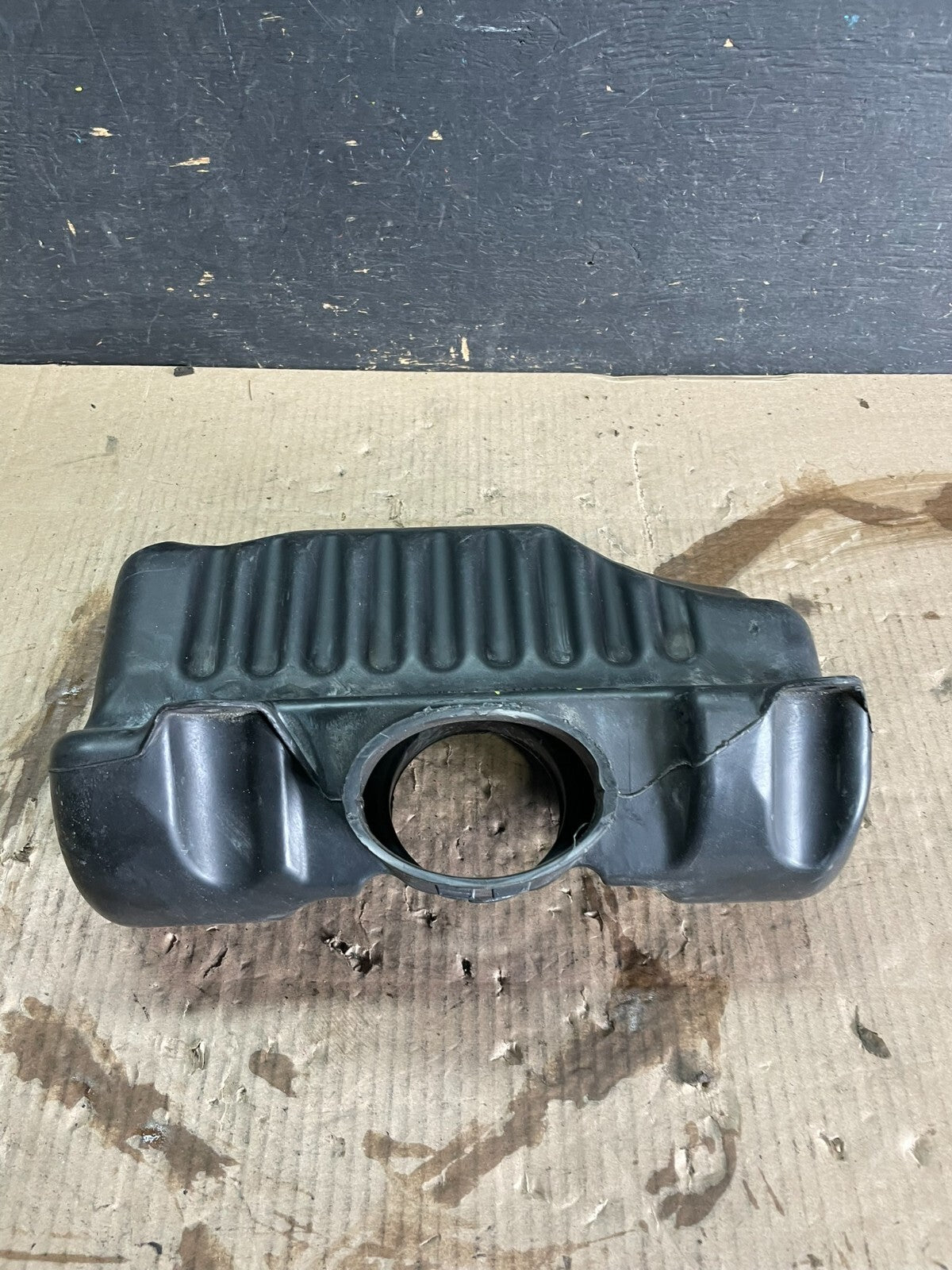 1998 to 2002 Chevrolet Camaro Air Cleaner Intake Cover Panel M8973 DG4