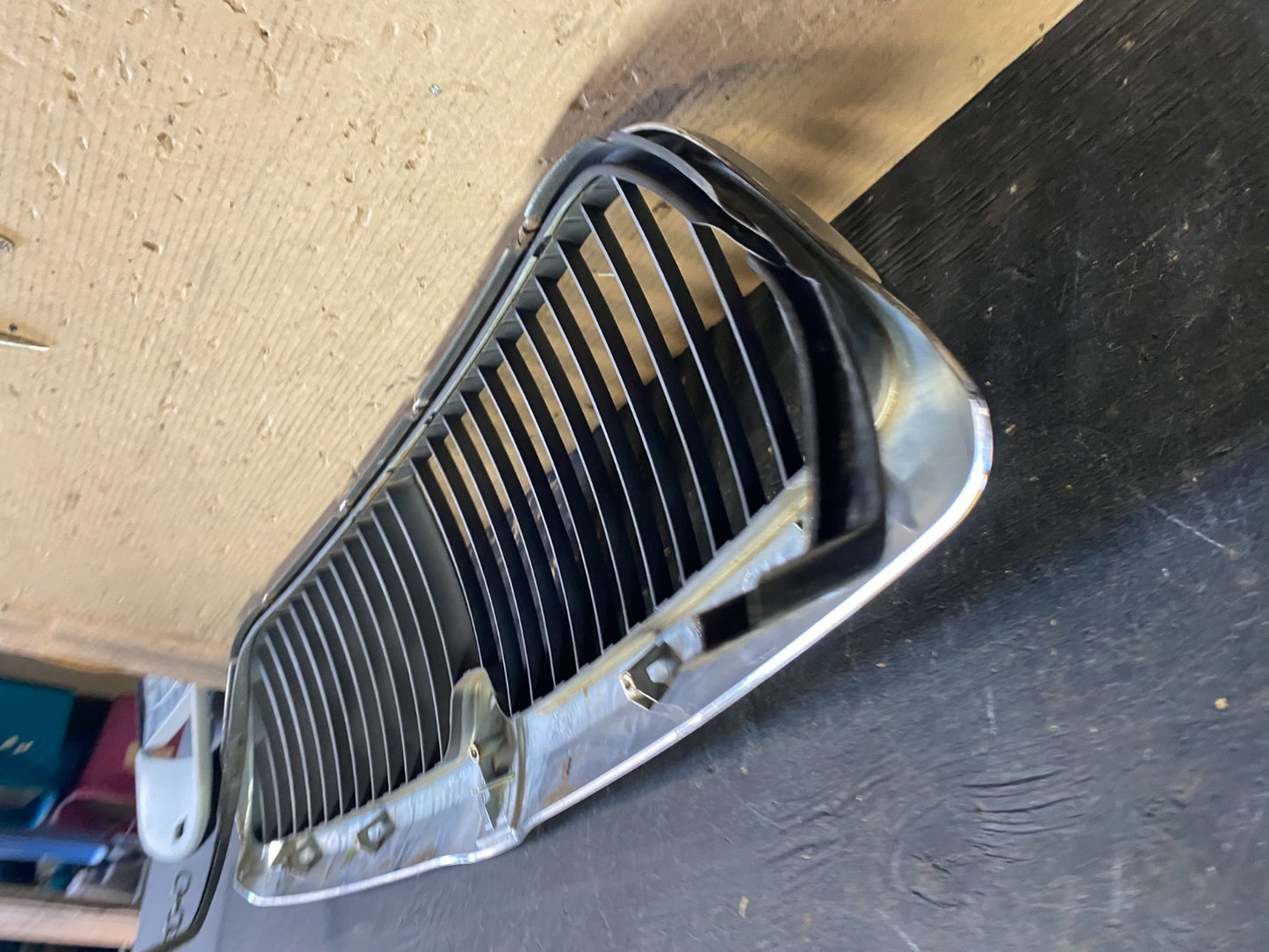 1998 to 2002 Lincoln Navigator Front Upper Grill Grille Oem S3257 DG6