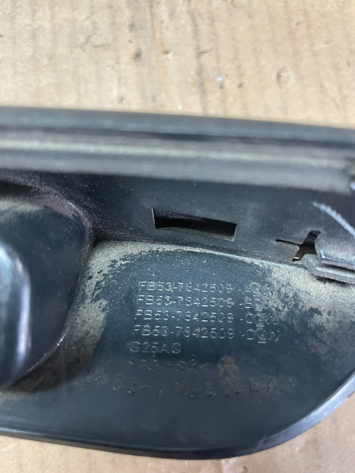 2016 2019 Ford Explorer Interceptor Rear Tailgate Molding With Camera M6136 DG7