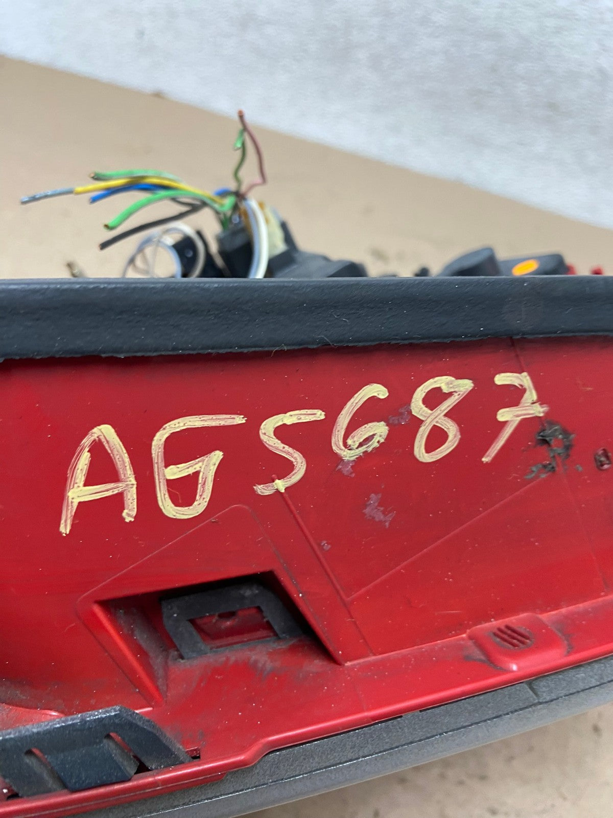 2004 - 2006 Volvo S80 Right Passenger RH Side Tail Light AG5687 LK7