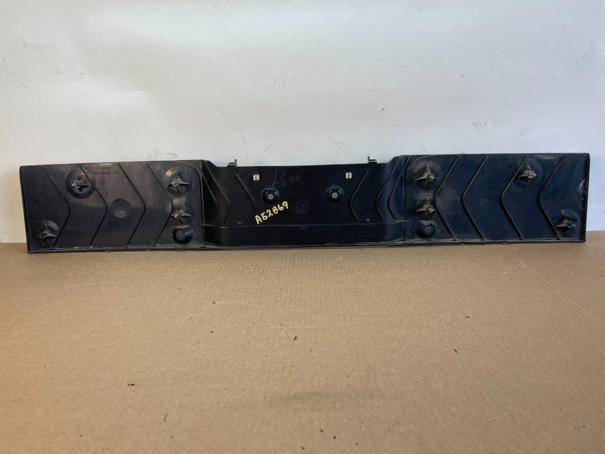 1990 to 1993 Lincoln Continental Center Trunk Tail Light AG2869 DG3