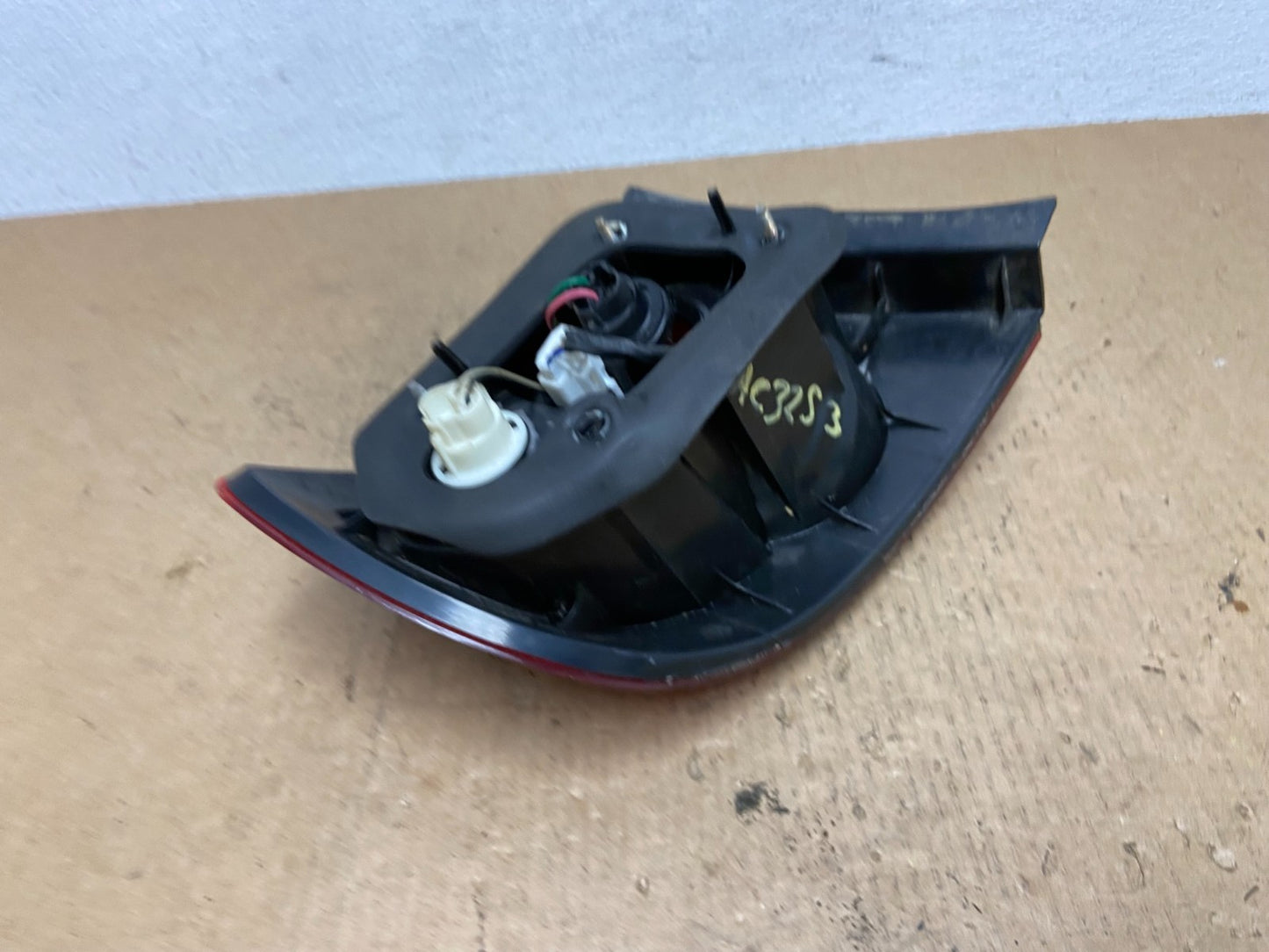 2001 to 2003 Hyundai Elantra Hatchback Right Passenger Side Tail Light AC3253 DW6