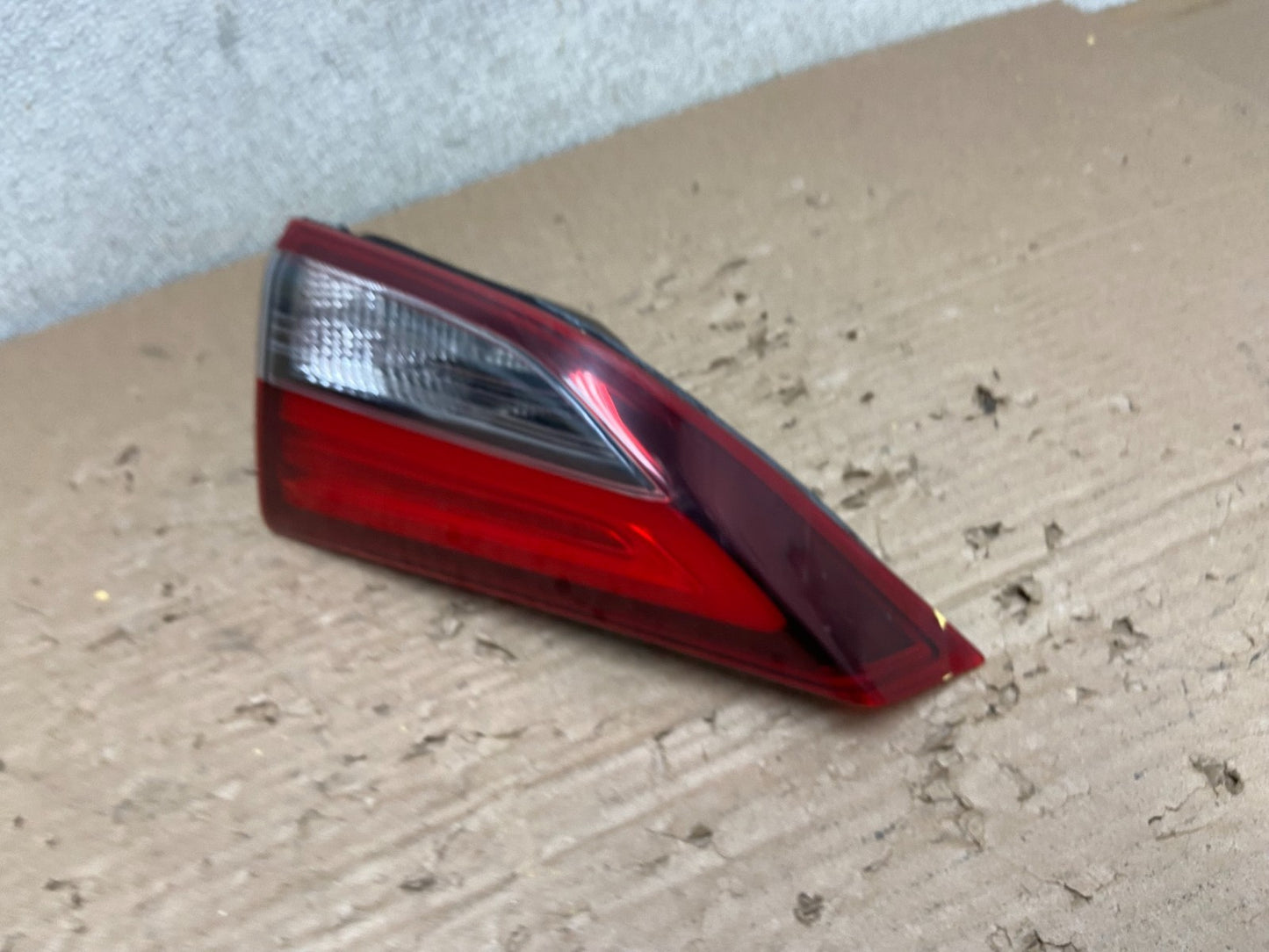 2014 2015 2016 Hyundai Elantra Sedan Right Passenger Inner Tail Light AB1617 DG1