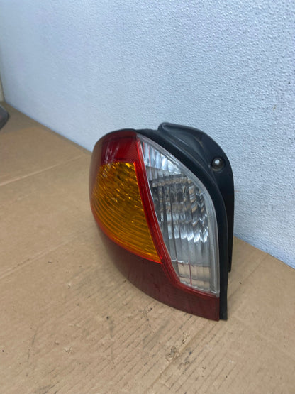 2001 - 2004 Hyundai Santa Fe Left Driver LH Side Tail Light AD0790 LK1