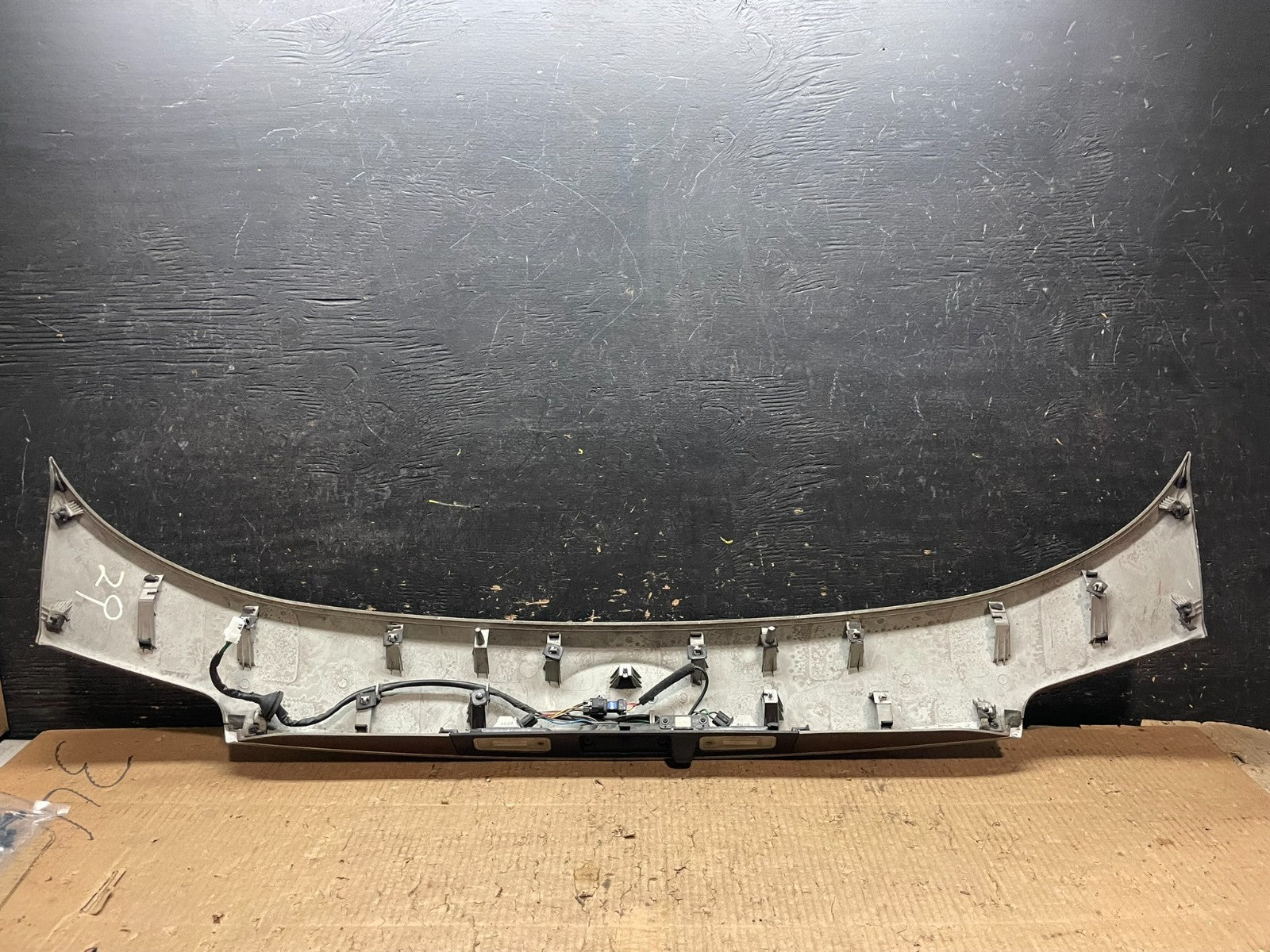 2013-2017 Hyundai Santa Fe Rear Trunk Hatch Molding Trim Panel Camera Y6392 DG6