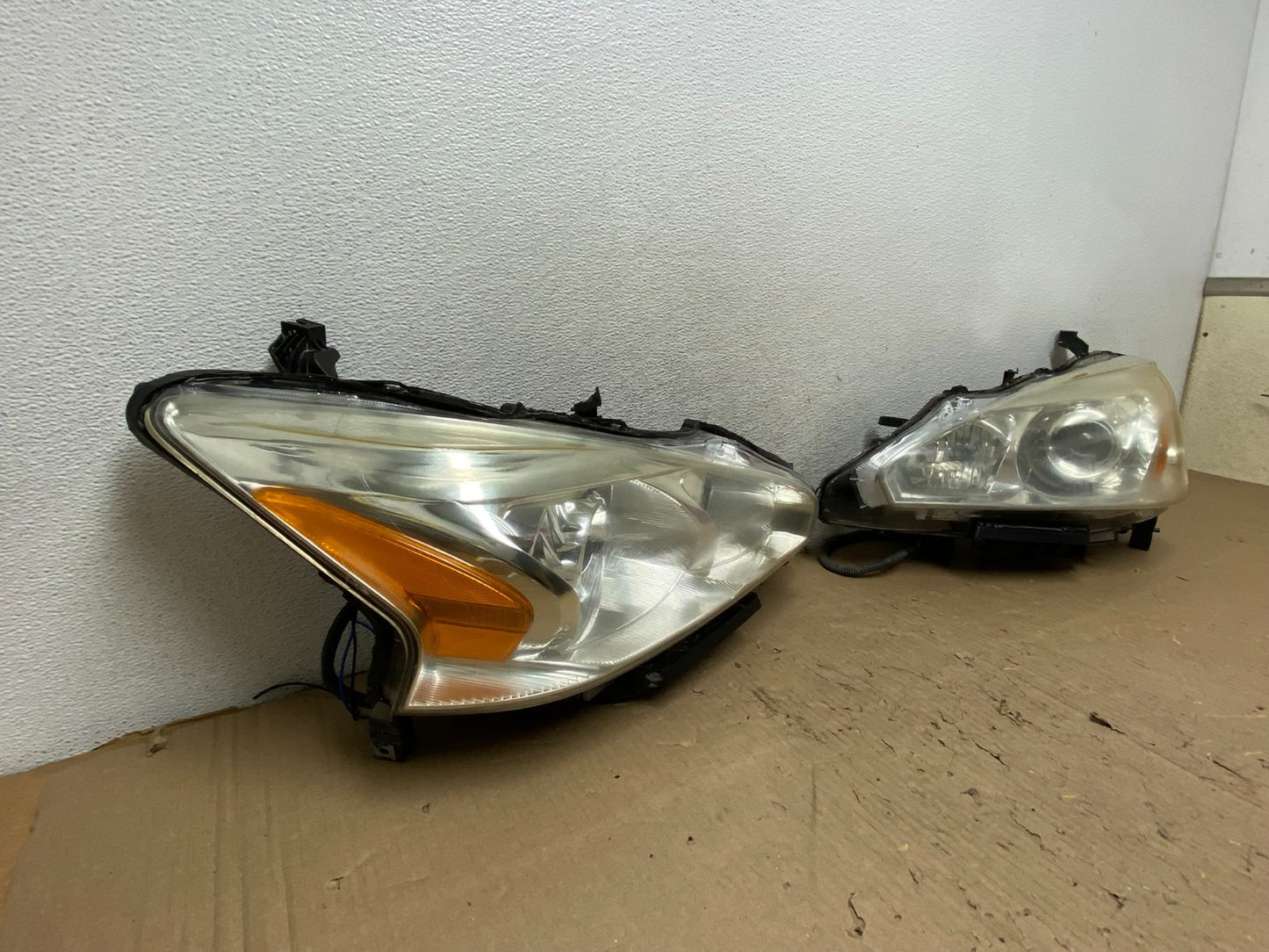 2013 to 2015 Nissan Altima Left+Right Side Set Halogen Headlights AG8073 DW1