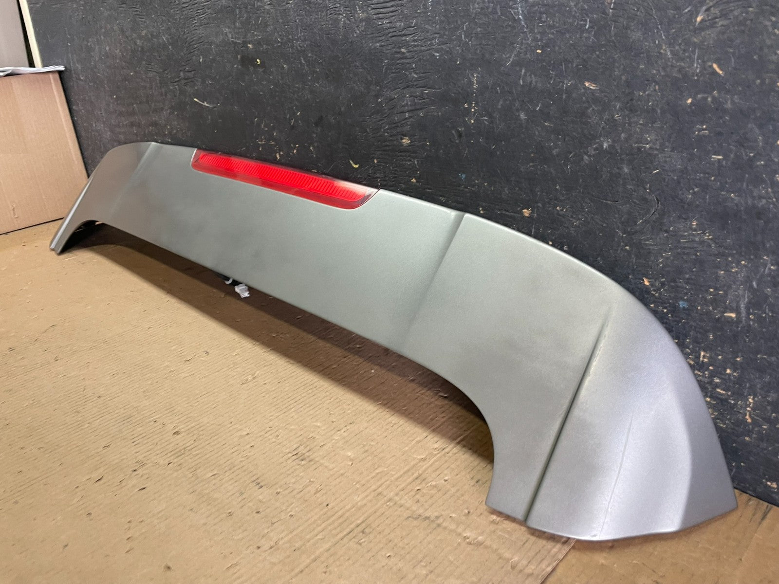 2016 to 2020 Kia Sorento Rear Spoiler Wing Brake Light OEM aa2170 DG2