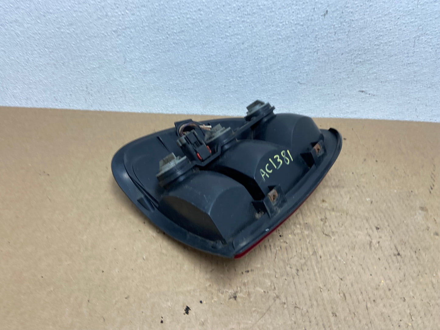 1998 to 2003 Dodge Durango Tail Light Right Passenger RH Side AA8670 DW4