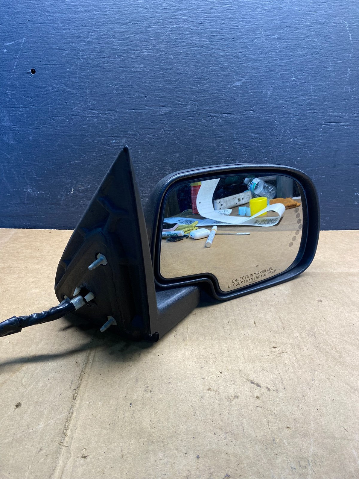 2003-2006 Chevrolet Tahoe Suburban Right Passenger Turn Door Mirror AD4819 DG10
