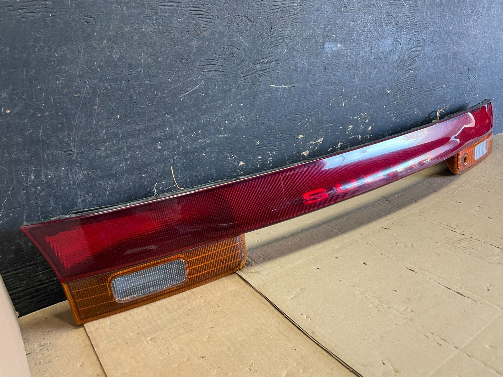 1995 to 1996 Subaru Legacy Wagon Trunk Mounted Center Tail Light Panel aa8894 DG1