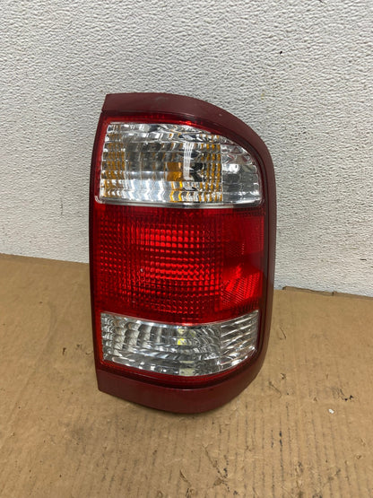 1999 to 2004 Nissan Pathfinder Right Passenger Rh Side Tail light AD0955 LK0