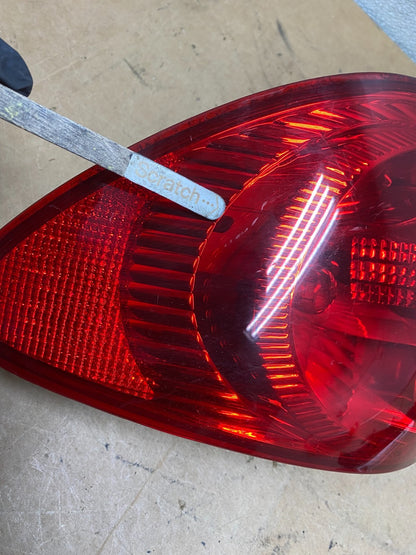 2003 to 2005 Toyota Corolla Right Passenger RH Side Tail Light Oem X5107 DW4