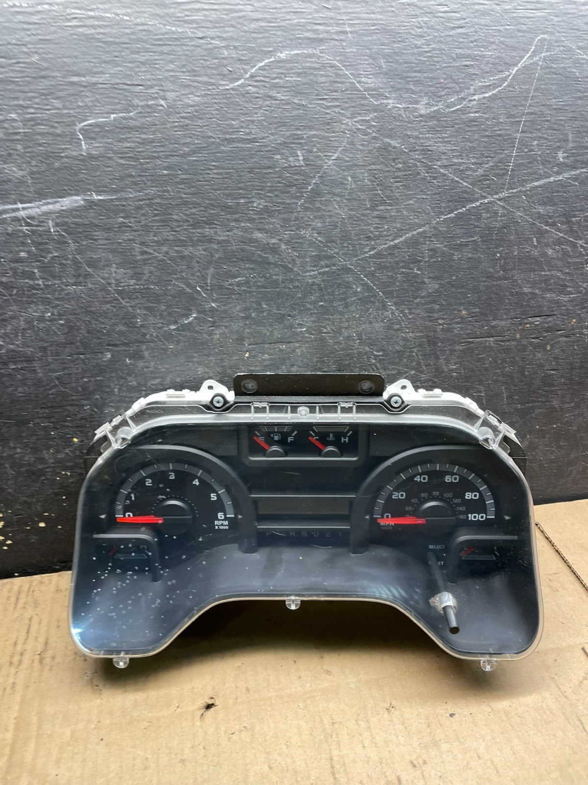2011 to 2013 Ford E150 E250 E350 VAN Gauge Speedometer Cluster W7180 DG0