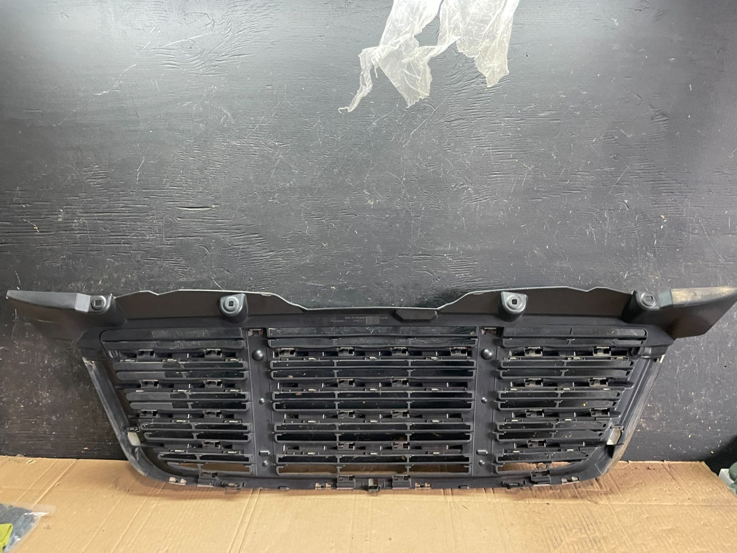 2009 to 2011 Freightliner Sprinter Front Upper Chrome Grill Grille T2578  DG3