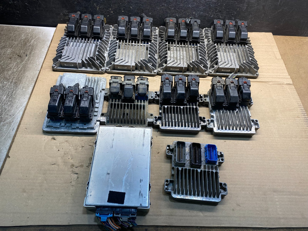 Mix of 10 Chevrolet ECM Engine Computer Module AH9575 PS1