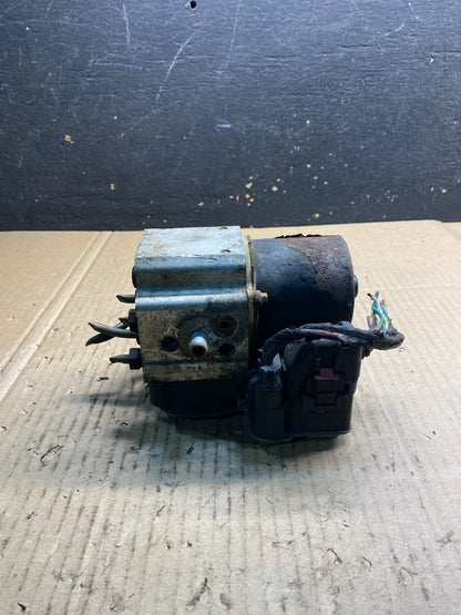 2003 to 2006 Chevrolet Tahoe ABS Pump 13354748 Module ab2718 DG4