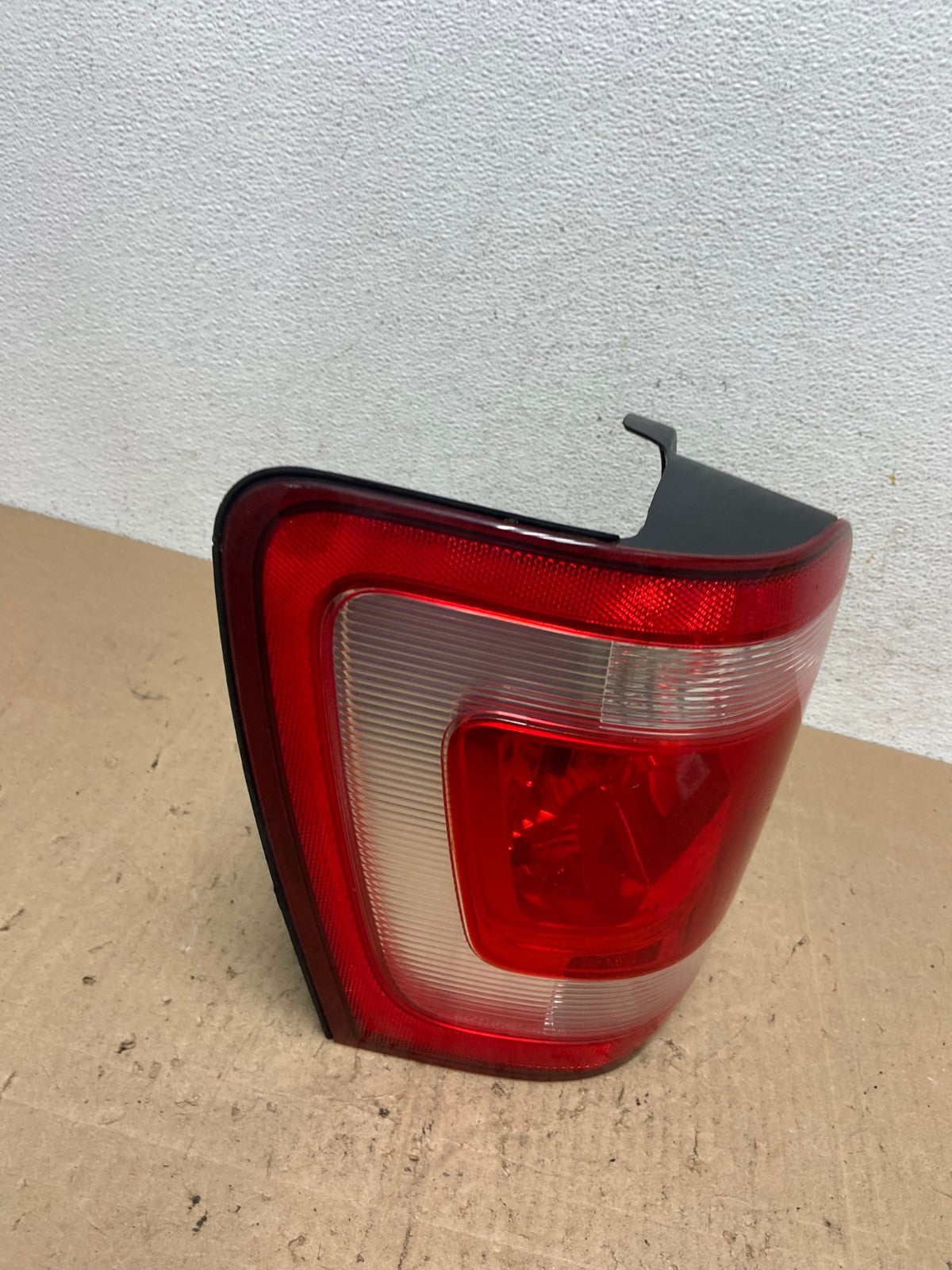 2008 to 2012 Ford Escape Left Driver LH Side Tail Light AE6583 LK2
