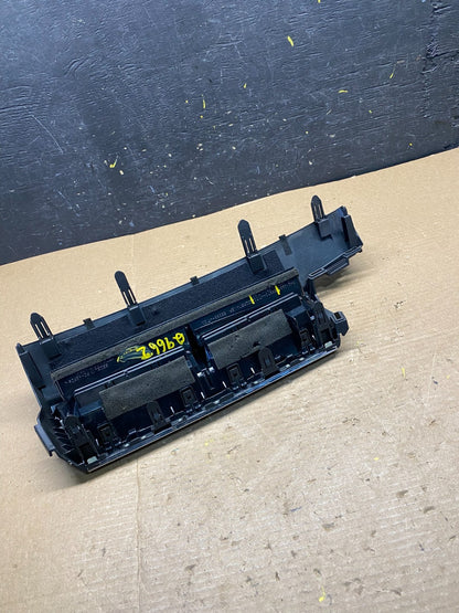 2012 to 2017 Toyota Prius V Center Dash A/C Air Vents With Trim Q9662 DG6